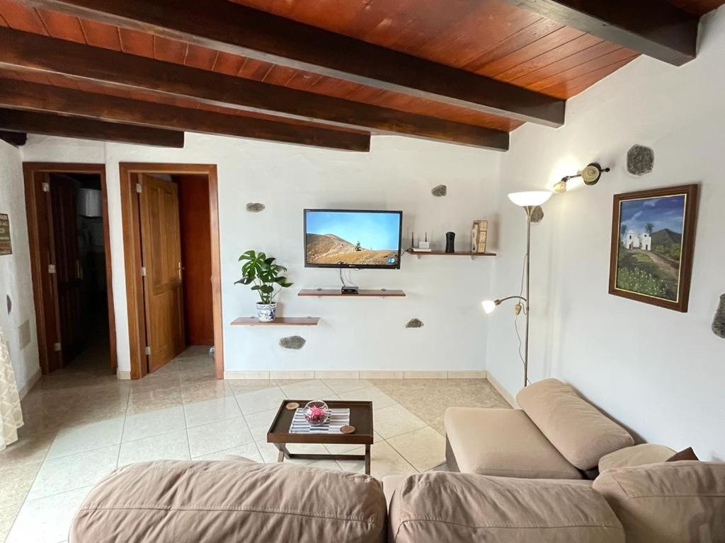 Sun, Relax & Lava, Free Wifi 600Mb, Bbq Villa Tinajo Exterior photo